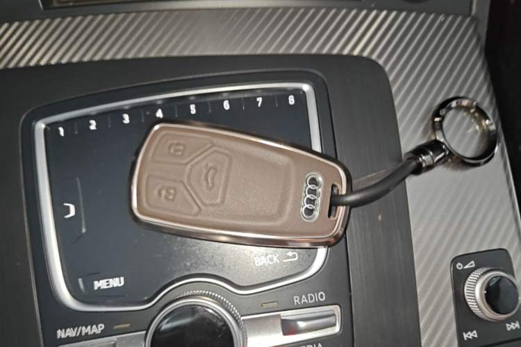 Used Audi Q5L 2020 45 TFSI Prestige Fashion Model Vehicle Key