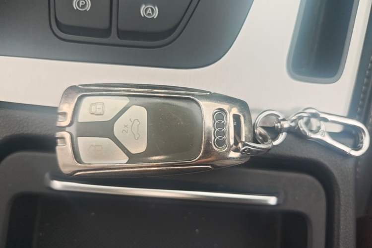 Used Audi Q5L 2020 Updated 40 TFSI Prestige Fashion Edition Vehicle Key