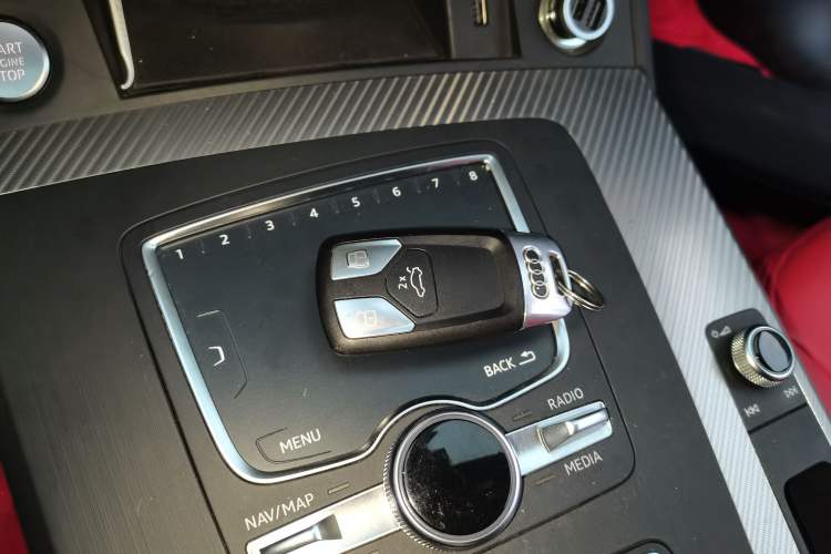 Used Audi Q5L 2020 45 TFSI Prestige Fashion Model Vehicle Key