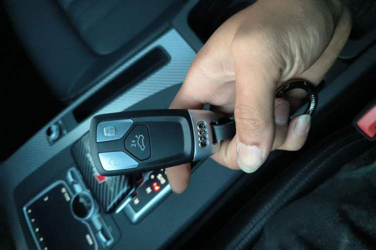 Used Audi Q5L 2020 45 TFSI Prestige Fashion Model Vehicle Key