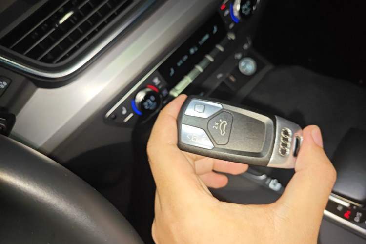 Used Audi Q5L 2020 Updated 40 TFSI Prestige Fashion Edition Vehicle Key