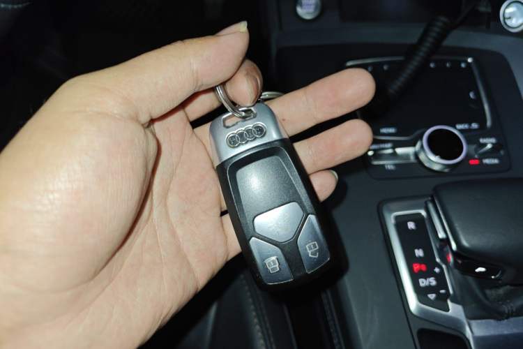 Used Audi Q5L 2020 Updated 40 TFSI Prestige Fashion Edition Vehicle Key