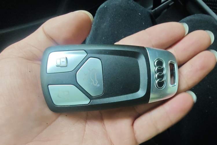 Used Audi Q5L 2020 Updated 40 TFSI Prestige Fashion Edition Vehicle Key