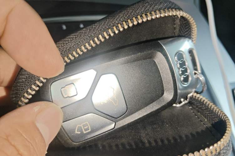Used Audi Q5L 2020 Updated 40 TFSI Prestige Fashion Edition Vehicle Key