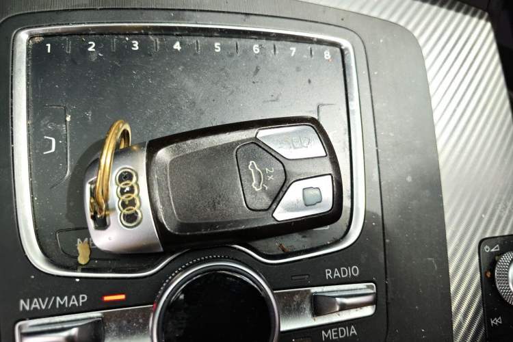 Used Audi Q5L 2020 45 TFSI Prestige Fashion Model Vehicle Key