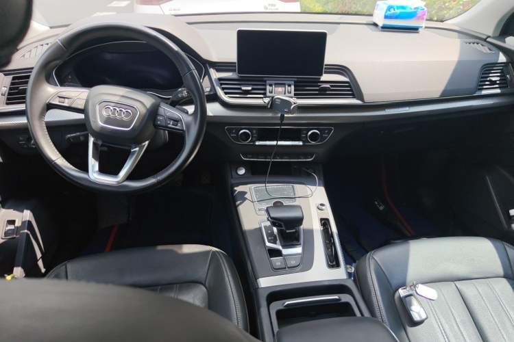 Used Audi Q5L 2020 45 TFSI Prestige Fashion Model Center Console