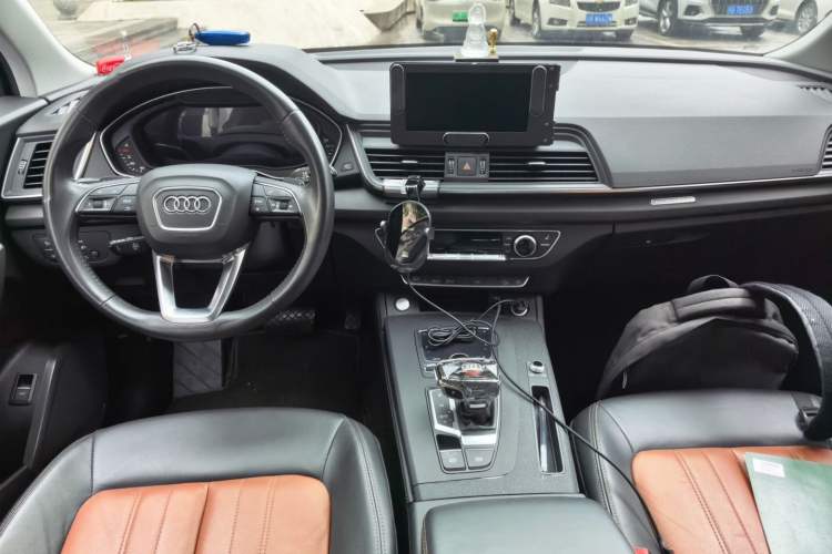 Used Audi Q5L 2020 40 TFSI Prestige Fashion Edition Center Console
