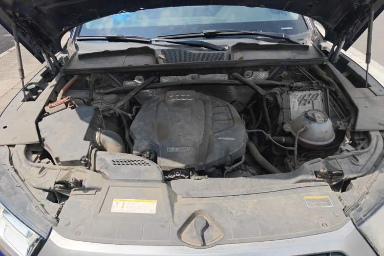 Used Audi Q5L 2020 45 TFSI Prestige Fashion Model Engine Bay