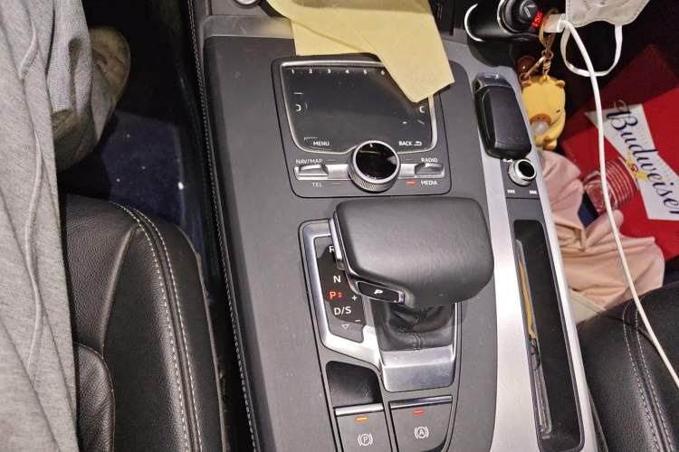 Used Audi Q5L 2020 Updated 40 TFSI Prestige Fashion Edition Gear Lever