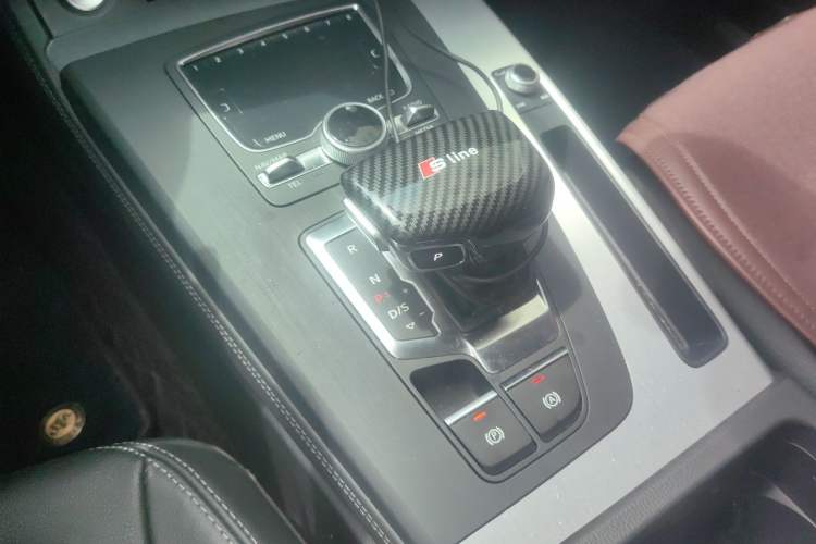 Used Audi Q5L 2020 Updated 40 TFSI Prestige Fashion Edition Gear Lever