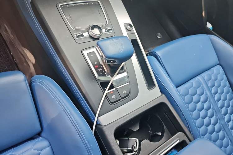 Used Audi Q5L 2020 Updated 40 TFSI Prestige Fashion Edition Gear Lever