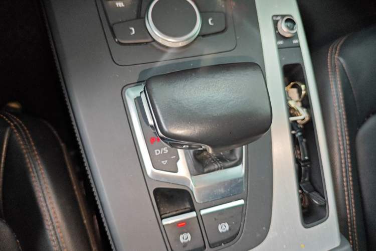 Used Audi Q5L 2020 Revised 40 TFSI Prestige Edition Gear Lever