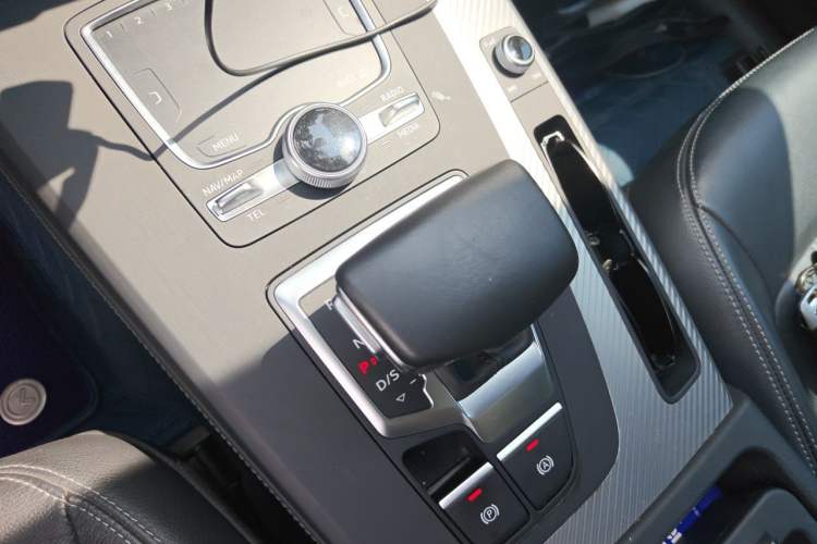 Used Audi Q5L 2020 45 TFSI Prestige Fashion Model Gear Lever