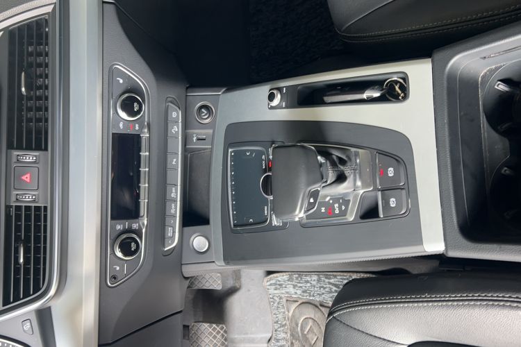 Used Audi Q5L 2020 Updated 40 TFSI Prestige Fashion Edition Interior 1