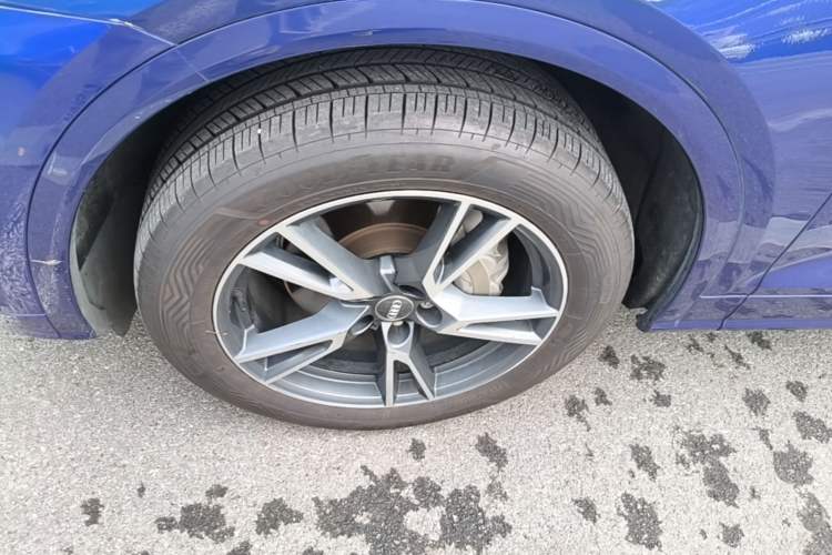Used Audi Q5L 2020 Updated 40 TFSI Prestige Fashion Edition Left Front Wheel Hub