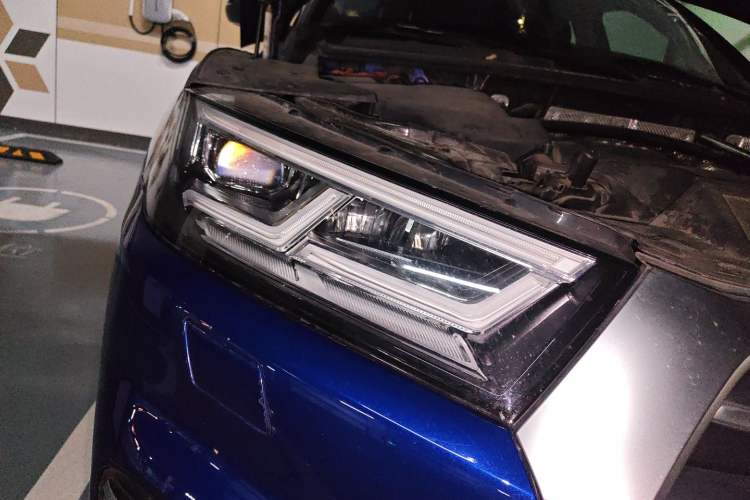 Used Audi Q5L 2020 Updated 40 TFSI Prestige Fashion Edition Right Front Headlight