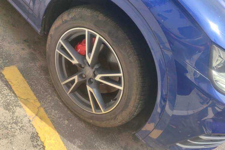 Used Audi Q5L 2020 Updated 40 TFSI Prestige Fashion Edition Right Front Wheel Hub