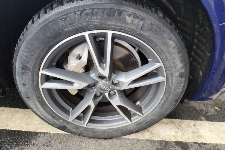 Used Audi Q5L 2020 Updated 40 TFSI Prestige Fashion Edition Right Front Wheel Hub