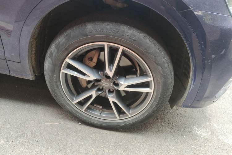 Used Audi Q5L 2020 Updated 40 TFSI Prestige Fashion Edition Right Front Wheel Hub