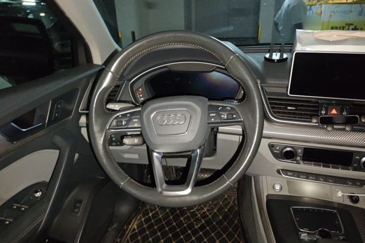 Used Audi Q5L 2020 45 TFSI Prestige Fashion Model Steering Wheel