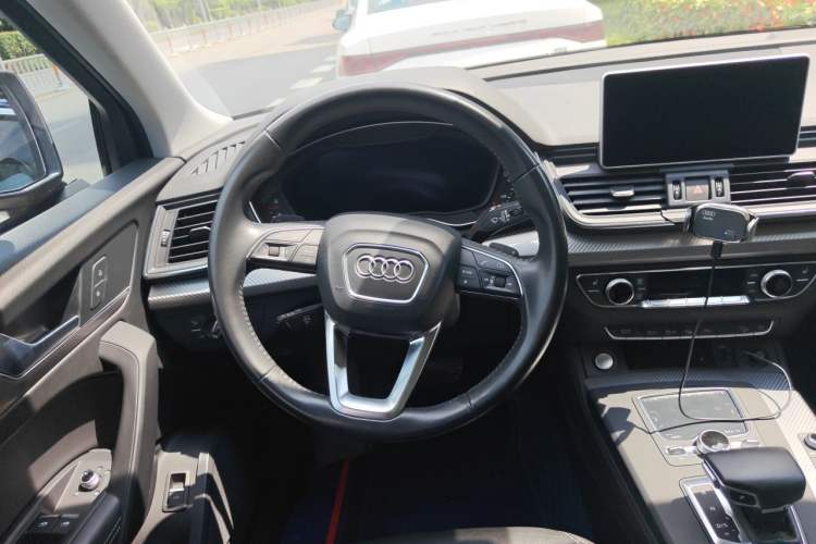 Used Audi Q5L 2020 45 TFSI Prestige Fashion Model Steering Wheel