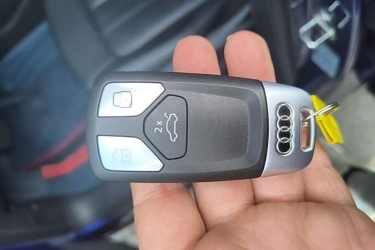 Used Audi Q5L 2020 Updated 40 TFSI Prestige Fashion Edition Vehicle Key
