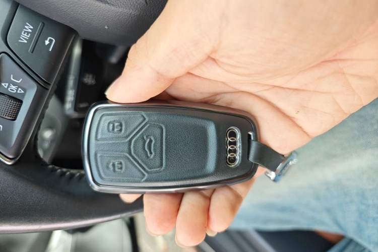 Used Audi Q5L 2020 Updated 40 TFSI Prestige Fashion Edition Vehicle Key
