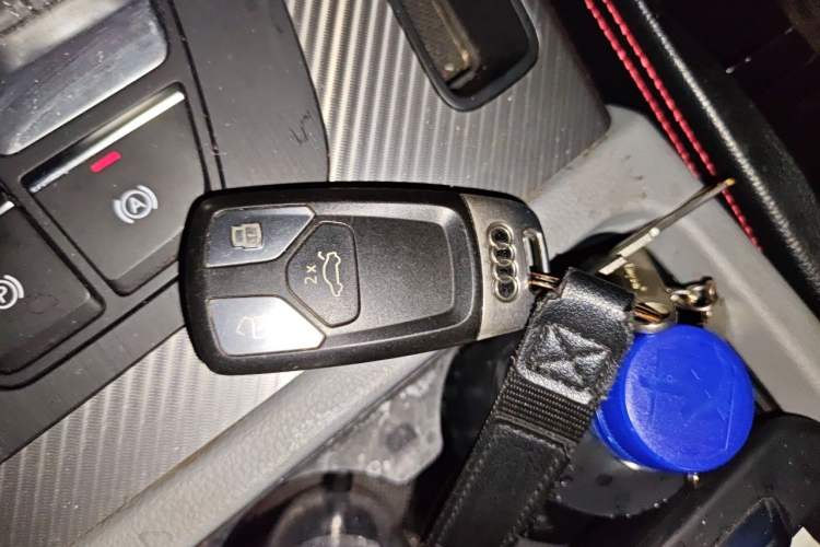 Used Audi Q5L 2020 45 TFSI Prestige Fashion Model Vehicle Key