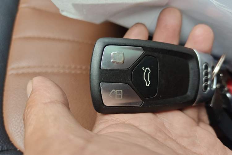 Used Audi Q5L 2020 Updated 40 TFSI Prestige Fashion Edition Vehicle Key