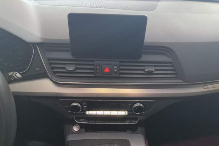 Used Audi Q5L 2020 Revised 40 TFSI Prestige Edition Audio And AC Panel