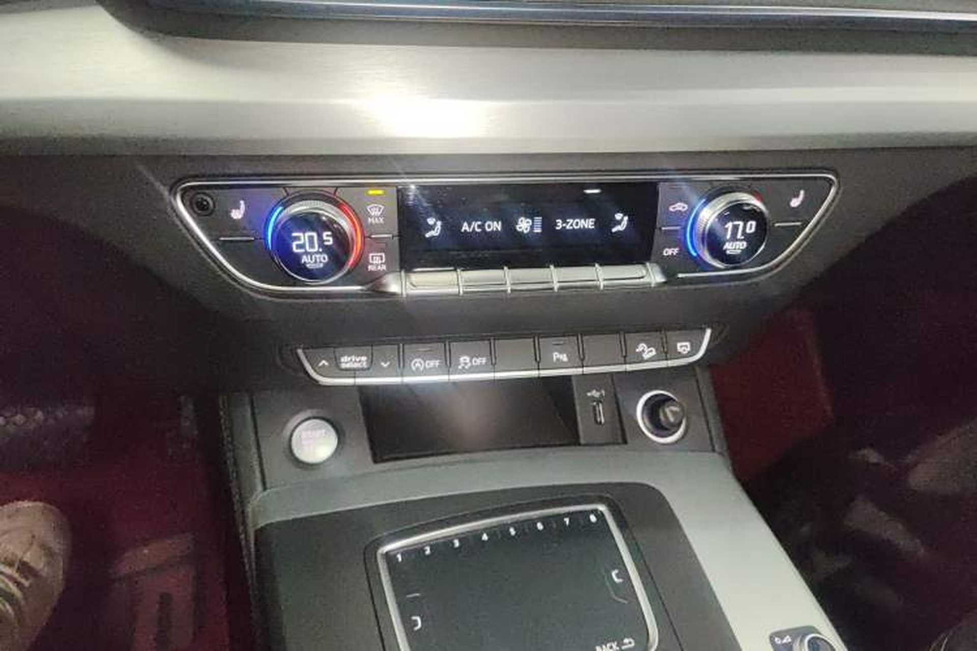Used Audi Q5L 2020 Updated 40 TFSI Prestige Fashion Edition Audio And AC Panel