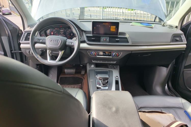 Used Audi Q5L 2020 Updated 40 TFSI Prestige Fashion Edition Center Console