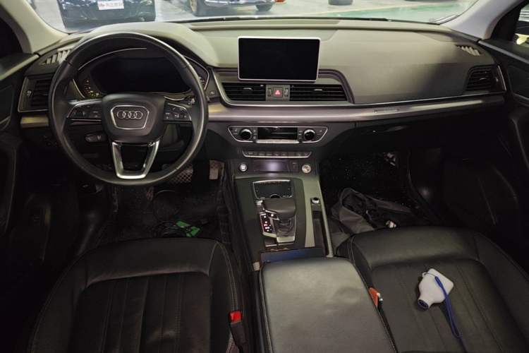 Used Audi Q5L 2020 45 TFSI Prestige Fashion Model Center Console