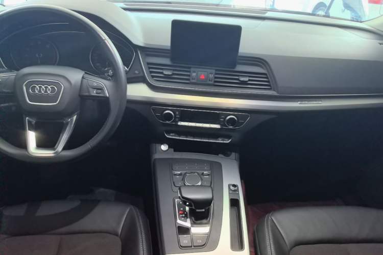 Used Audi Q5L 2020 Revised 40 TFSI Prestige Edition Center Console