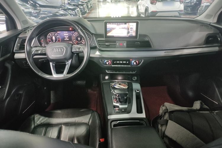 Used Audi Q5L 2020 Updated 40 TFSI Prestige Fashion Edition Center Console