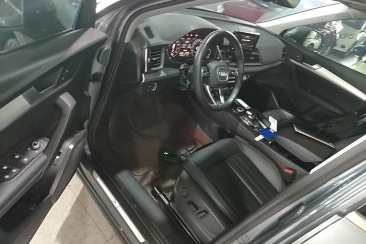 Used Audi Q5L 2020 Updated 40 TFSI Prestige Fashion Edition Driver Seat