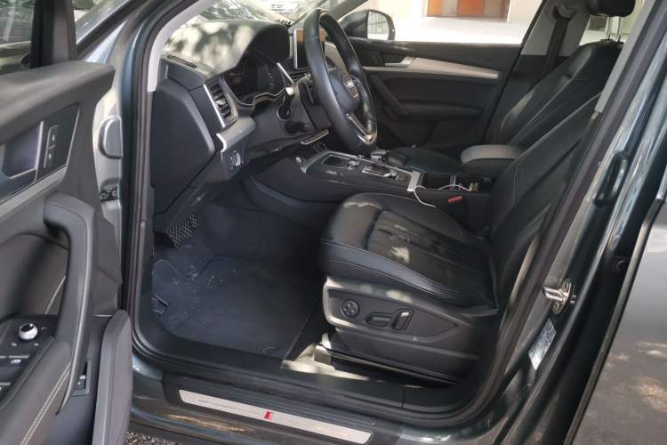 Used Audi Q5L 2020 Updated 40 TFSI Prestige Fashion Edition Driver Seat