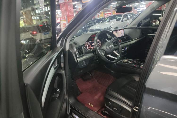 Used Audi Q5L 2020 Updated 40 TFSI Prestige Fashion Edition Driver Seat
