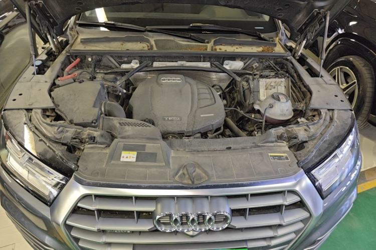 Used Audi Q5L 2020 45 TFSI Prestige Fashion Model Engine Bay