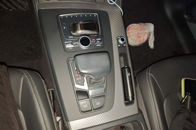 Used Audi Q5L 2020 45 TFSI Prestige Fashion Model Gear Lever