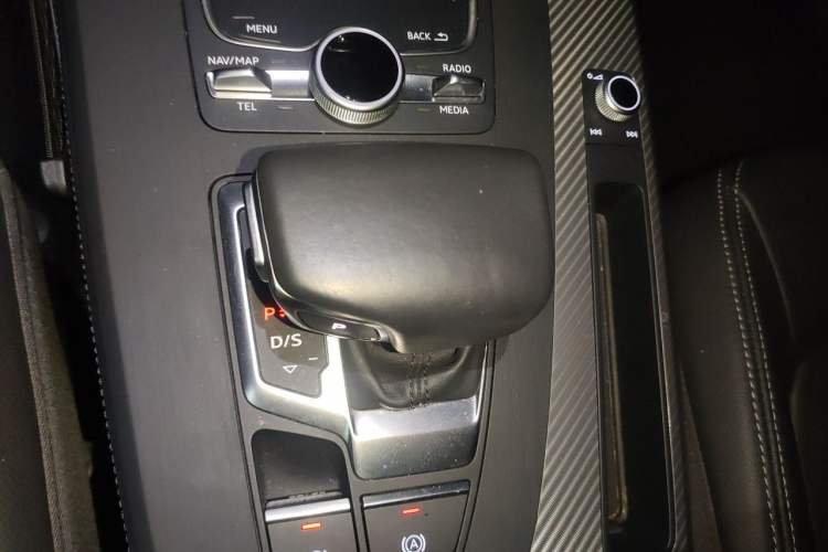 Used Audi Q5L 2020 45 TFSI Prestige Fashion Model Gear Lever