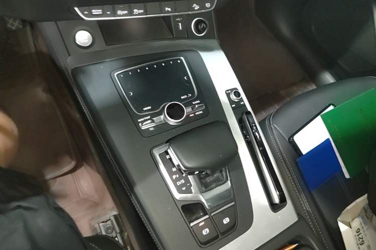 Used Audi Q5L 2020 Updated 40 TFSI Prestige Fashion Edition Gear Lever
