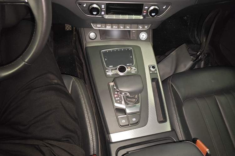 Used Audi Q5L 2020 45 TFSI Prestige Fashion Model Gear Lever