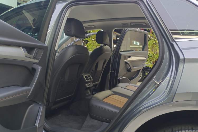 Used Audi Q5L 2020 Updated 40 TFSI Prestige Fashion Edition Headliner