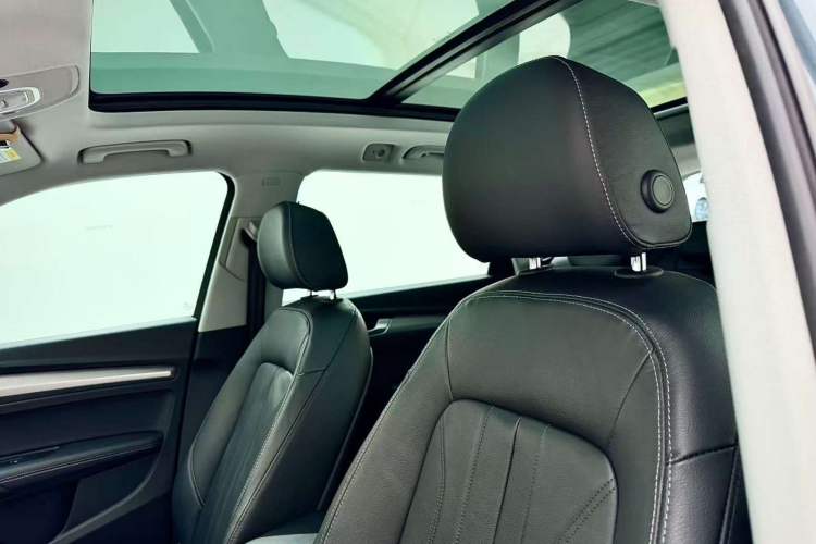 Used Audi Q5L 2020 45 TFSI Prestige Fashion Model Headliner