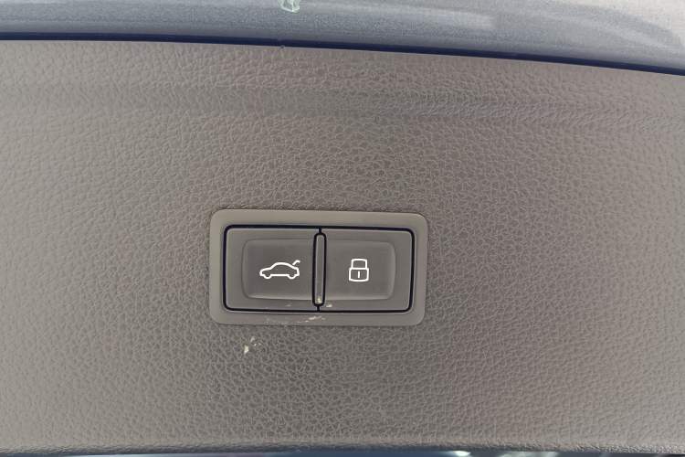 Used Audi Q5L 2020 Updated 40 TFSI Prestige Fashion Edition Interior 1