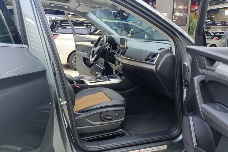 Used Audi Q5L 2020 Updated 40 TFSI Prestige Fashion Edition Interior 11