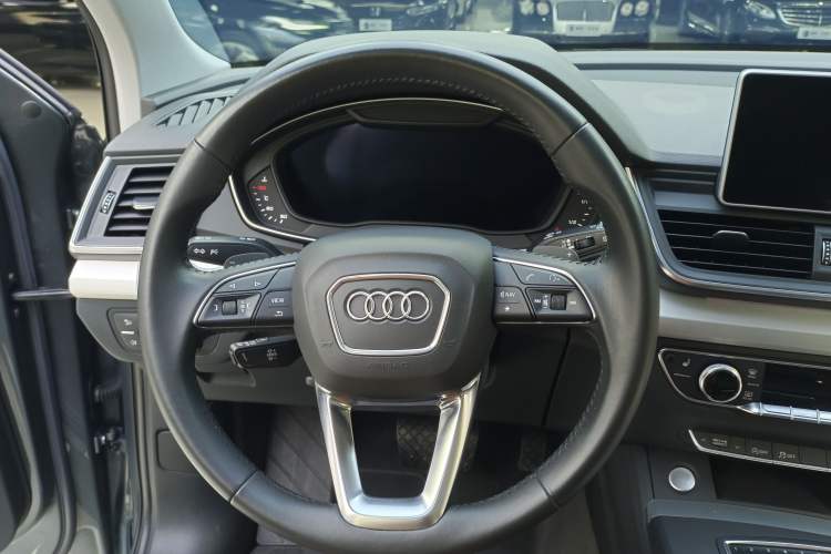 Used Audi Q5L 2020 Updated 40 TFSI Prestige Fashion Edition Interior 3