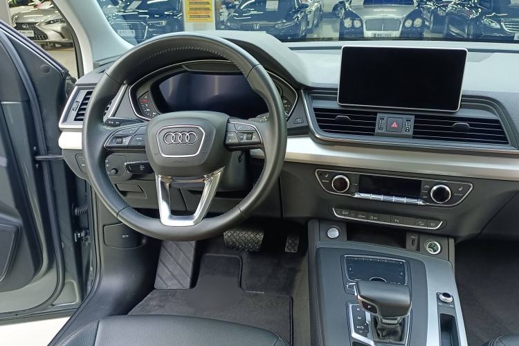 Used Audi Q5L 2020 Updated 40 TFSI Prestige Fashion Edition Interior 4