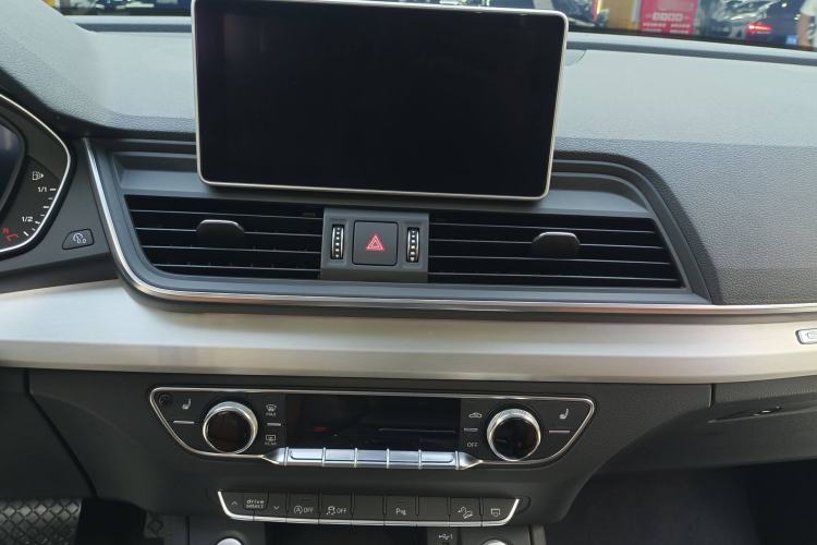 Used Audi Q5L 2020 Updated 40 TFSI Prestige Fashion Edition Interior 5